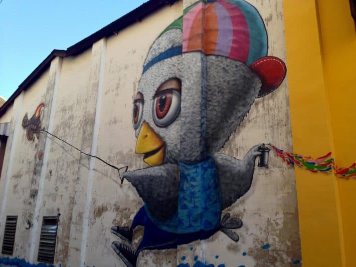Streetart, Phuket Old Town, Thailand, Vogel, versprüht Farben