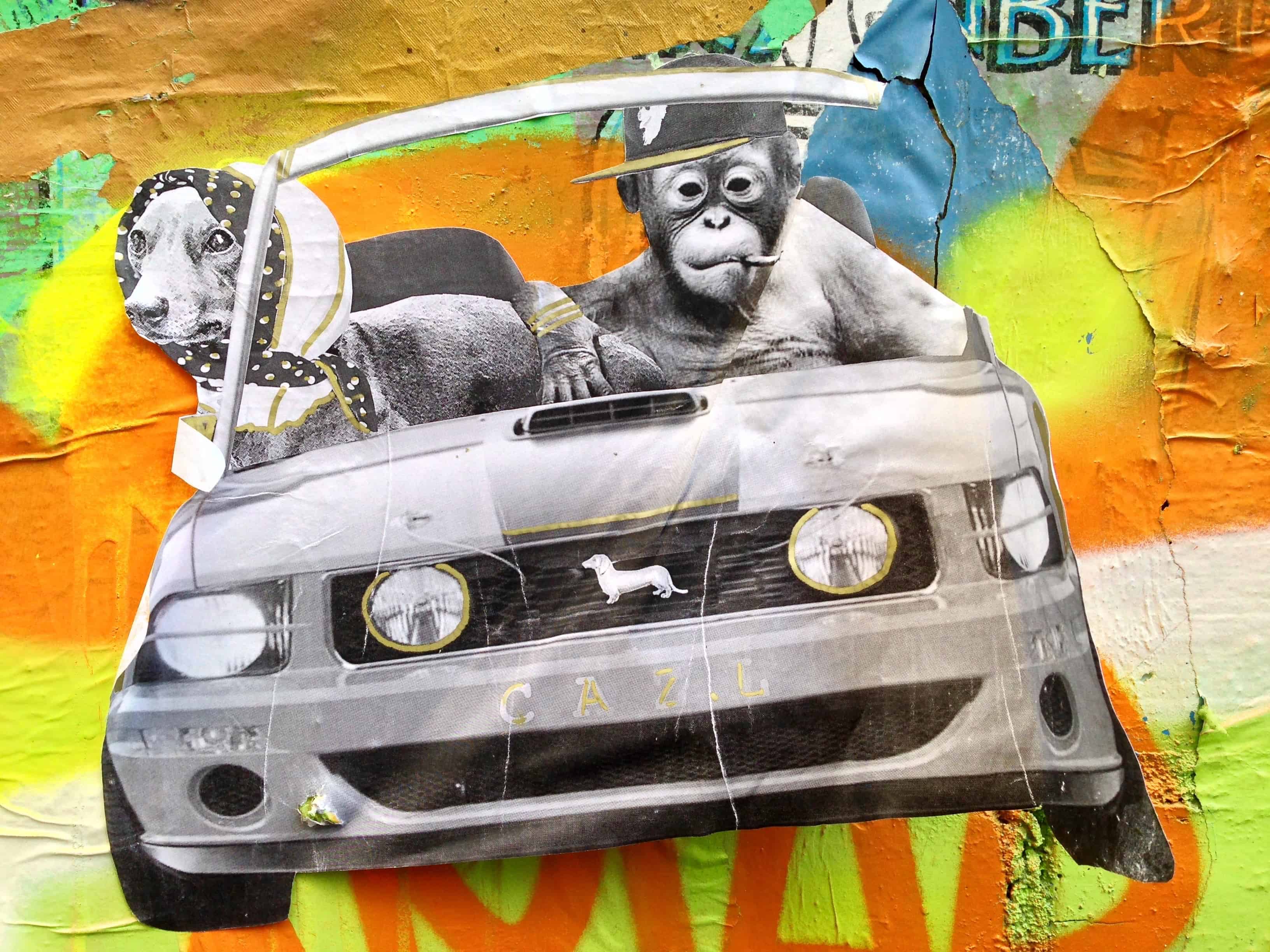 Streetart Berlin, Auto, Affen am Steuer