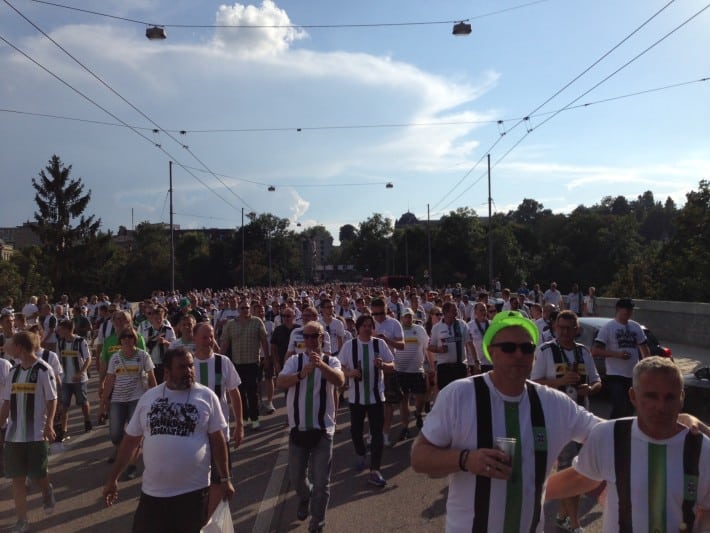 Fanmarsch zum Stadion 