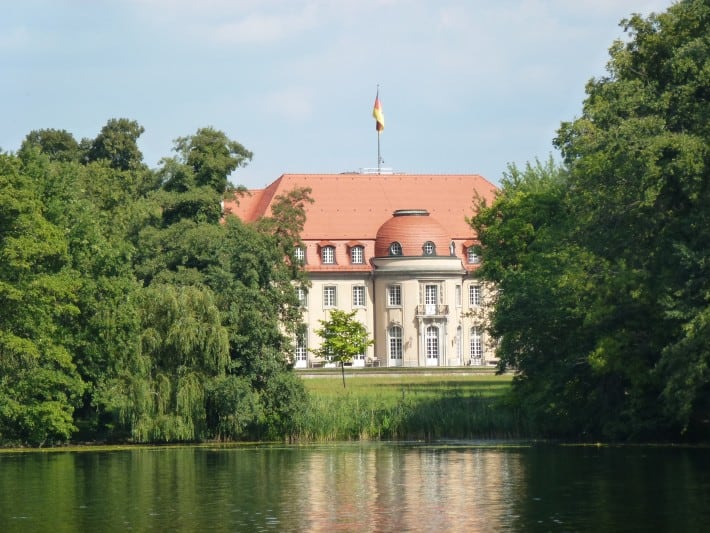 Am Tegeler See, Gebäude vom Auswärtigen Amt 