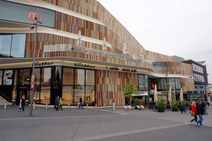 Minto, Einkaufszentrum in Mönchengladbach von außen, Fassade, schön, Erdtöne 
