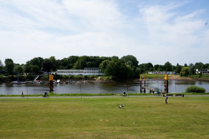 Das Viertel: Ostertordeich, Blick auf Weser, Bremen