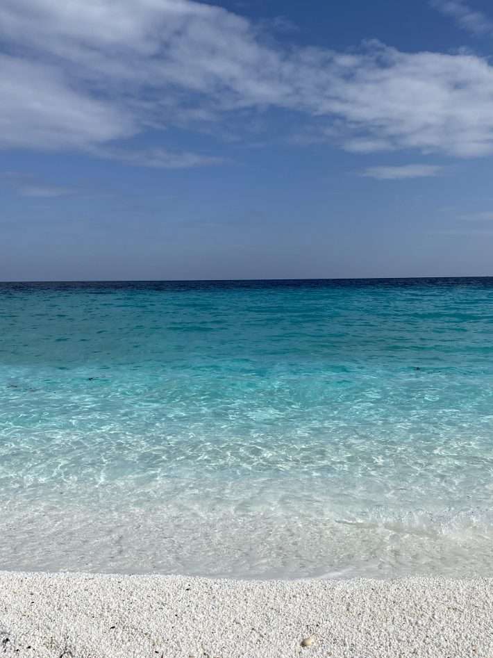 Wasser, Meer, Thasos, Griechenland, Marble Beach, Foto aus dem Beitrag 10 hilfreiche Tipps gegen Jetlag: So überwindest du den Zeitzonenkater
