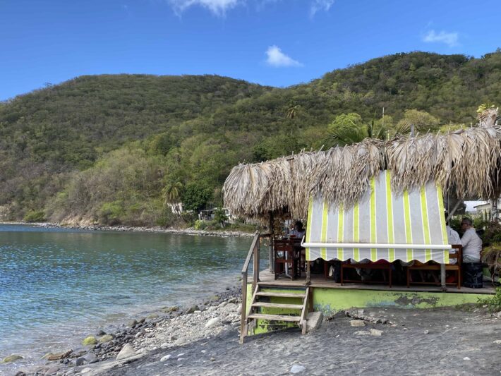 Le Madras alias Catherines Bar, Death in Paradise, Guadeloupe, mein Drehorttipp Nr. 4, toller Meerblick, direkt am Strand
